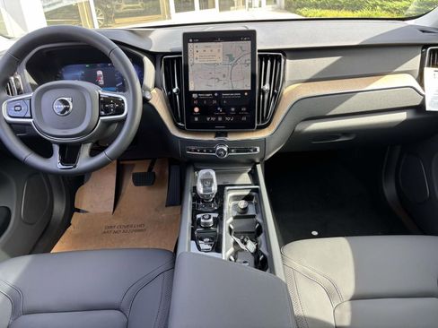 Used 2026 Volvo XC60 B5 Plus w/ Protection Package Premier AWD/4WD image 28