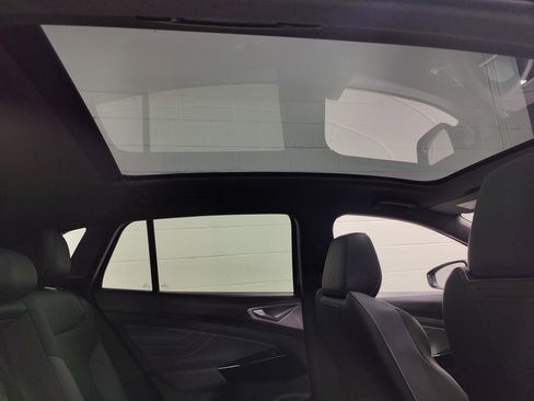 Used 2023 Volkswagen ID.4 Pro S image 6