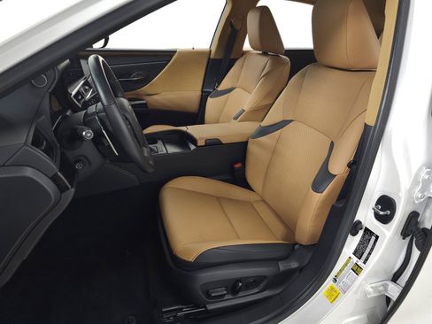 Used 2025 Lexus ES 350 w/ Premium Package FWD image 17