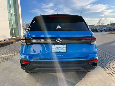 New 2026 Volkswagen Taos SE FWD image 23