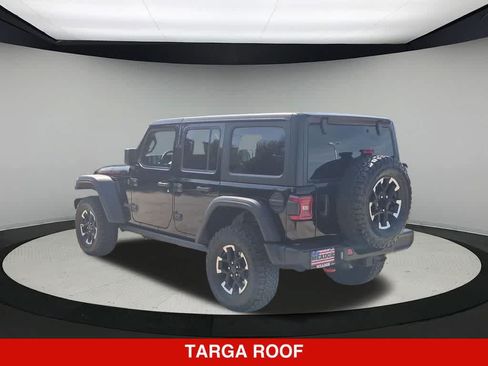 Used 2025 Jeep Wrangler Unlimited Rubicon AWD/4WD image 4