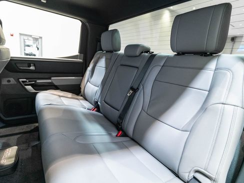 New 2026 Toyota Tundra Limited AWD/4WD image 32