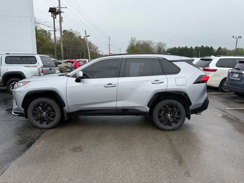 Used 2021 Toyota RAV4 SE w/ Weather & Moonroof Package AWD/4WD image 9