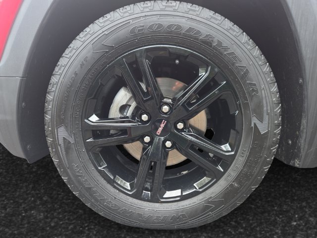 Used 2022 GMC Terrain AT4 w/ Infotainment Package II AWD/4WD image 4