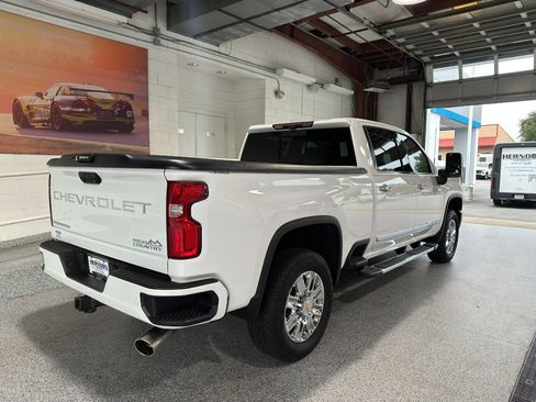 Used 2024 Chevrolet Silverado 2500 High Country w/ High Country Premium Package image 4