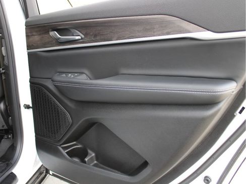 New 2026 Jeep Grand Cherokee L 4WD image 19