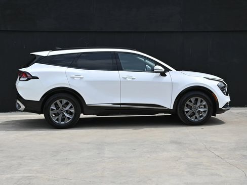 Used 2025 Kia Sportage EX w/ Premium Package image 9