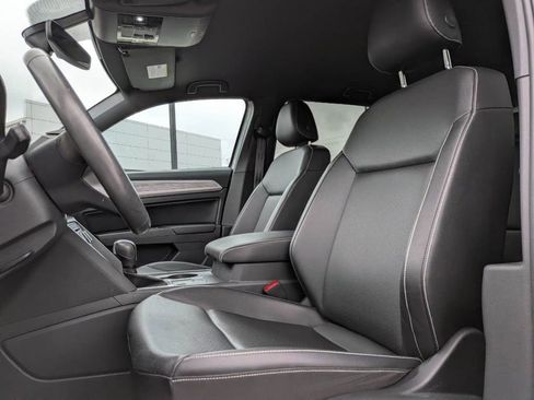 Used 2020 Volkswagen Atlas Cross Sport SE FWD image 12