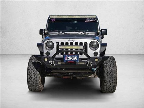 Used 2015 Jeep Wrangler Unlimited Sahara w/ Connectivity Group AWD/4WD image 2