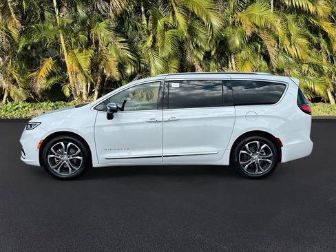 New 2026 Chrysler Pacifica Pinnacle FWD image 2