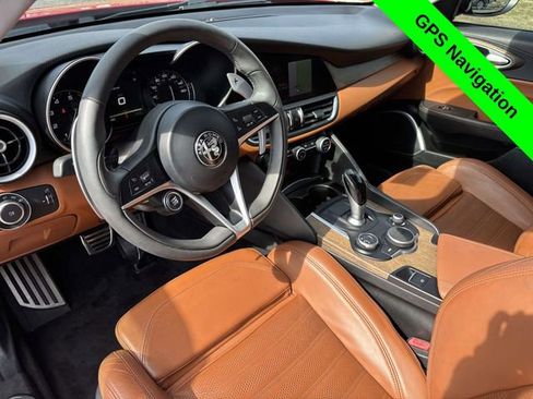 Used 2017 Alfa Romeo Giulia Ti w/ TI 19" Sport Package image 8