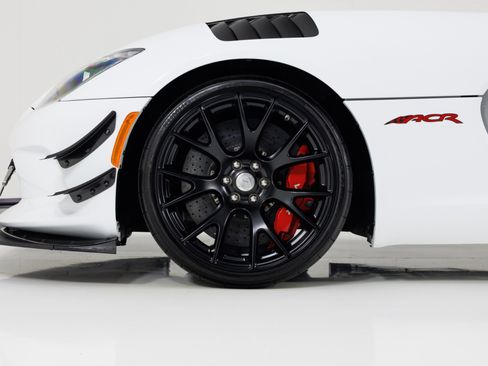 Used 2016 Dodge Viper ACR w/ Extreme Aero Package RWD image 9
