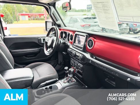 Used 2021 Jeep Wrangler Unlimited Rubicon w/ Cold Weather Group AWD/4WD image 15