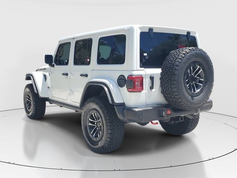 Used 2024 Jeep Wrangler Unlimited Rubicon AWD/4WD image 5