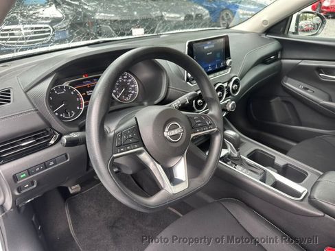 Used 2025 Nissan Sentra SV FWD image 8