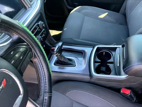 Used 2018 Dodge Charger SXT RWD image 15