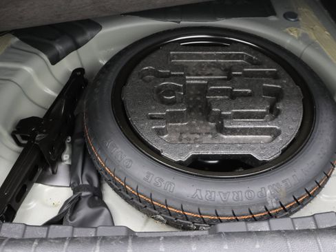 Used 2024 Nissan Sentra SV FWD image 28