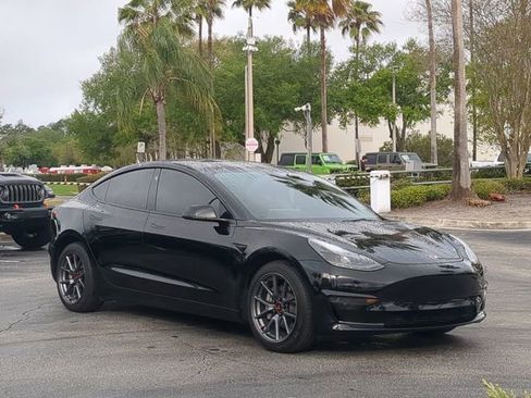 Used 2023 Tesla Model 3 Standard Range image 2