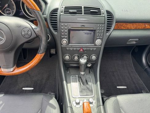 Used 2010 Mercedes-Benz SLK 300 image 13