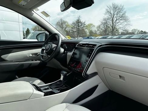 Used 2023 Hyundai Tucson SEL w/ Convenience Package image 18