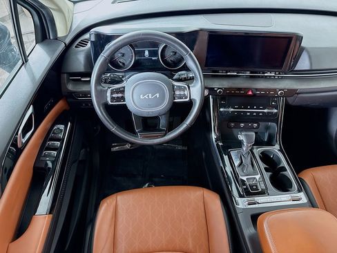Used 2022 Kia Carnival SX image 3