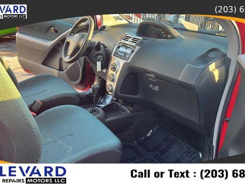 Used 2007 Toyota Yaris 2-Door Hatchback image 16