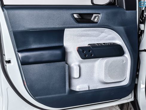 Used 2023 Ford Maverick XLT image 15