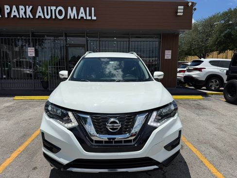 Used 2017 Nissan Rogue S w/ S Appearance Package FWD image 2