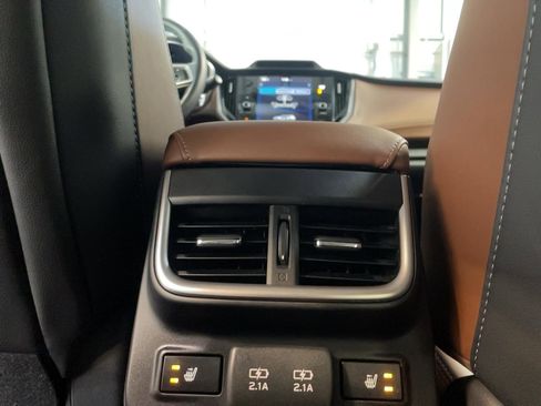 Used 2020 Subaru Outback Touring image 15