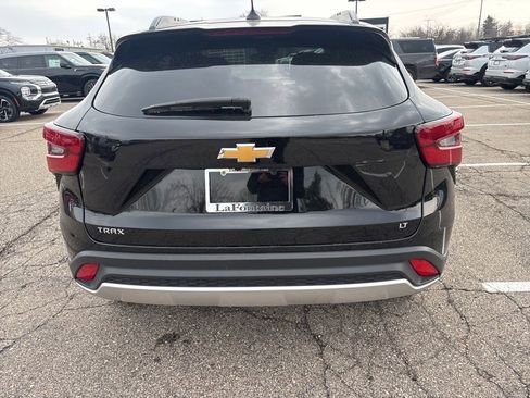 Used 2025 Chevrolet Trax LT image 4