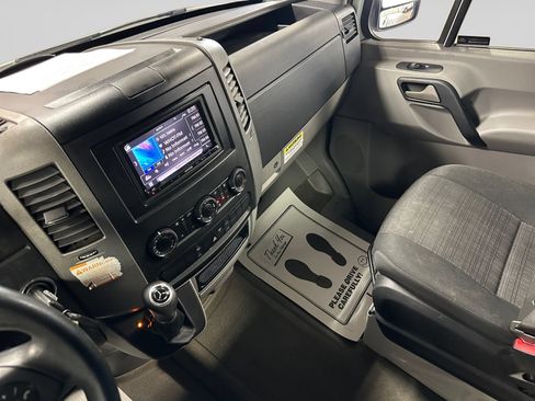 Used 2016 Mercedes-Benz Sprinter 2500 image 26