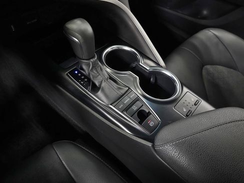 Used 2019 Toyota Camry XSE image 25