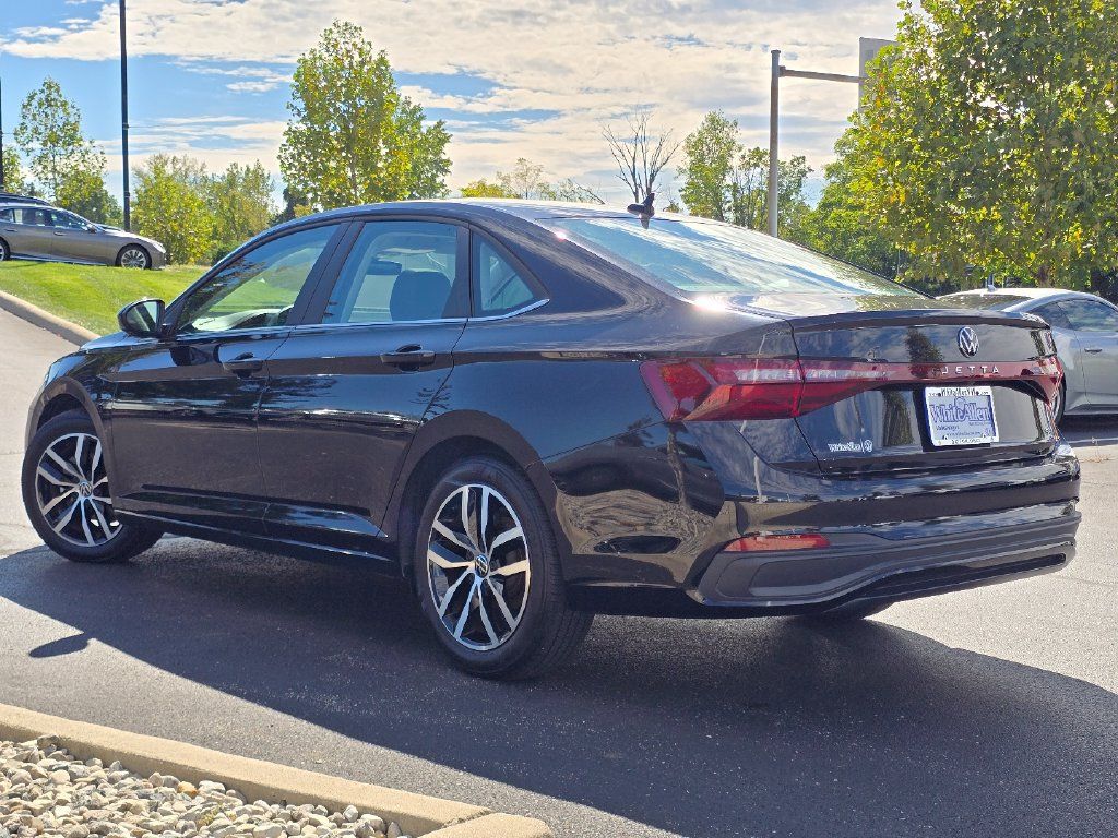Used 2026 Volkswagen Jetta SE FWD image 20