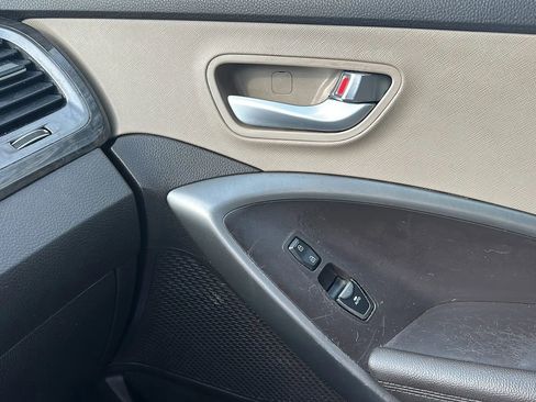 Used 2018 Hyundai Santa Fe SE image 39