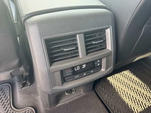 Used 2019 Volkswagen Atlas SE w/ Towing Package AWD/4WD image 19