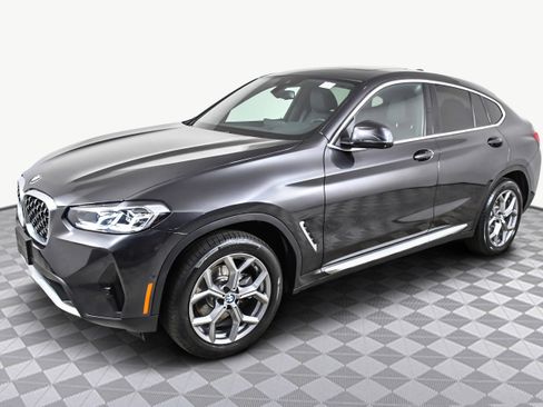Used 2025 BMW X4 xDrive30i image 4