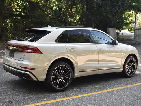 Used 2021 Audi Q8 Premium Plus w/ Premium Plus Package image 8