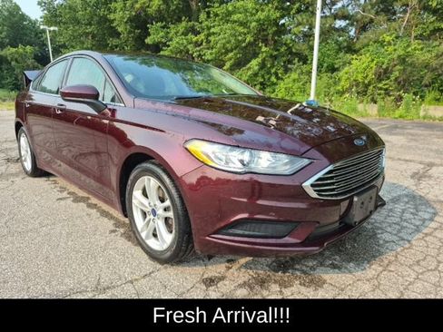 Used 2018 Ford Fusion SE w/ Fusion SE Technology Package FWD image 14