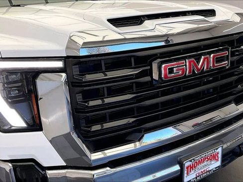 Used 2024 GMC Sierra 2500 Pro w/ Convenience Package AWD/4WD image 30
