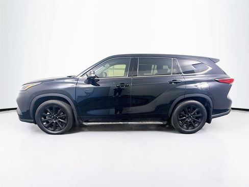 Used 2022 Toyota Highlander XLE image 23