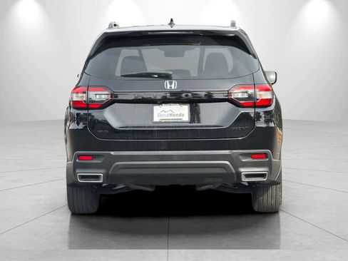 Used 2025 Honda Pilot Sport image 7