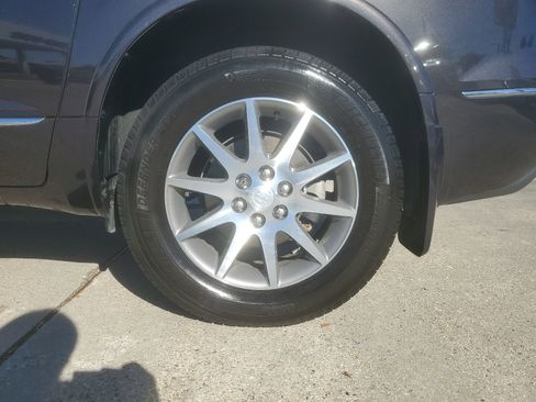 Used 2017 Buick Enclave Leather image 7