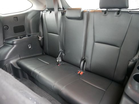 Used 2024 Toyota Highlander Limited image 20