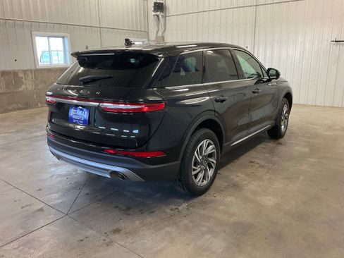 Used 2025 Lincoln Corsair AWD w/ Equipment Group 101A image 5