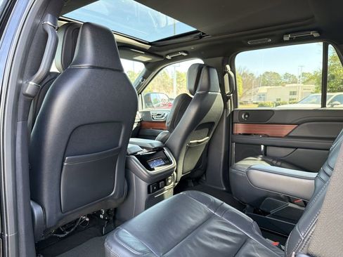 Used 2024 Lincoln Navigator Reserve image 19