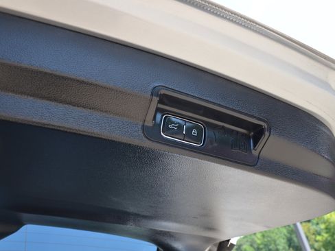 Used 2023 Ford Explorer XLT w/ Equipment Group 202A image 23