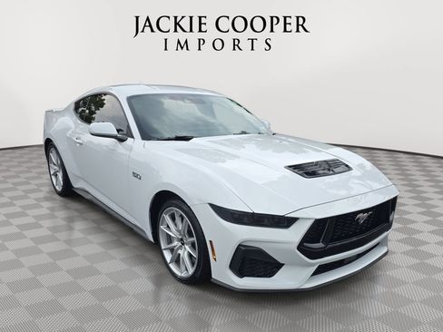 Used 2025 Ford Mustang GT Premium RWD image 3