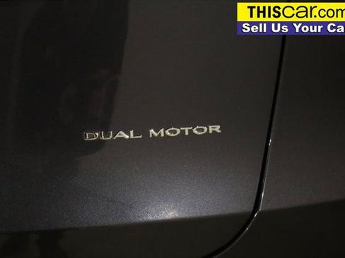 Used 2024 Tesla Model Y Long Range AWD/4WD image 27