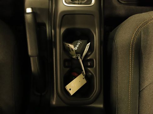 New 2025 Jeep Gladiator Sport image 6