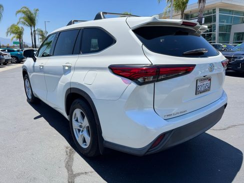 Used 2020 Toyota Highlander L FWD image 8